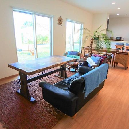 2019新築 ! Guest House Holoholo Beach Side Ishigaki  Екстериор снимка