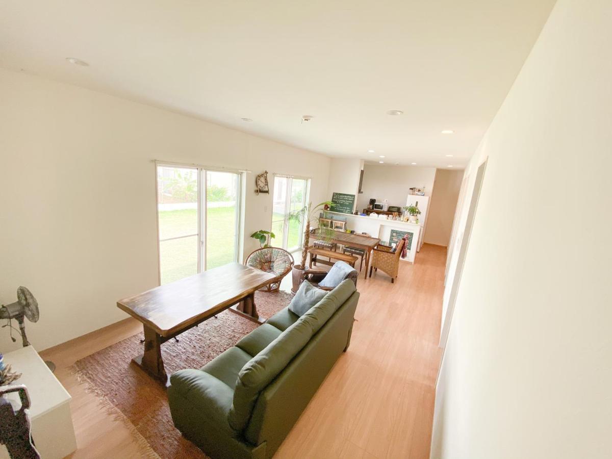 2019新築 ! Guest House Holoholo Beach Side Ishigaki  Екстериор снимка